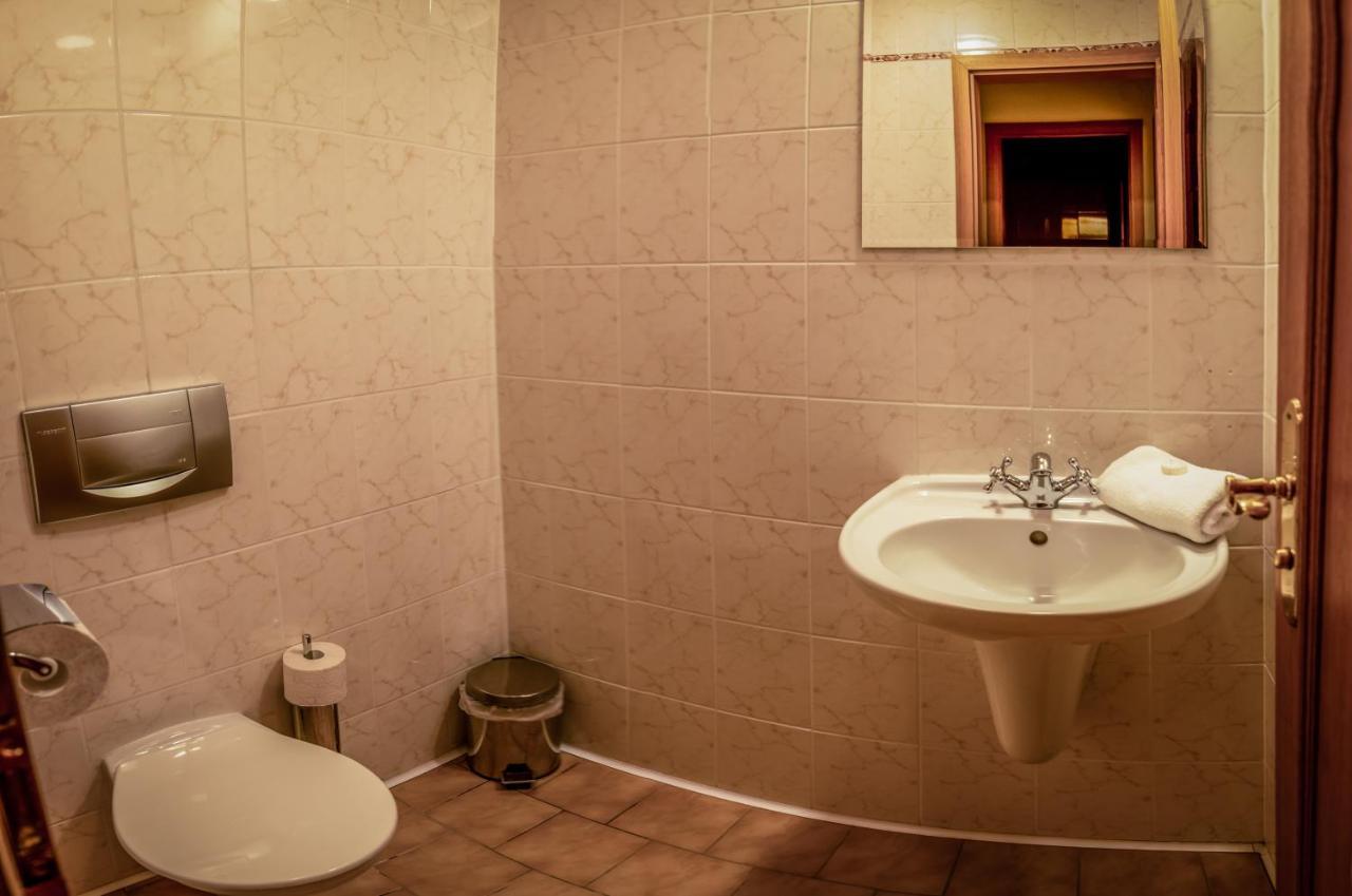 Hotel Brixen Гавличкув-Брод Экстерьер фото