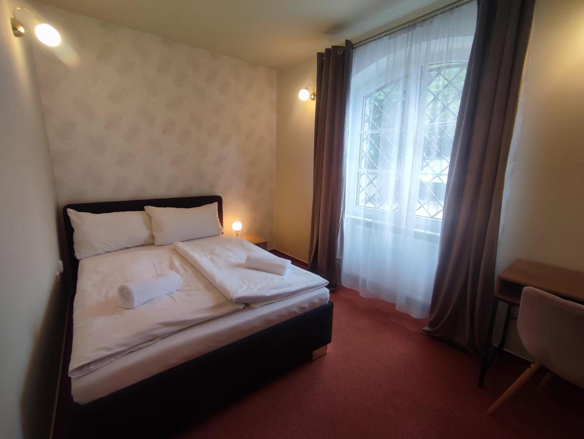 Hotel Brixen Гавличкув-Брод Экстерьер фото