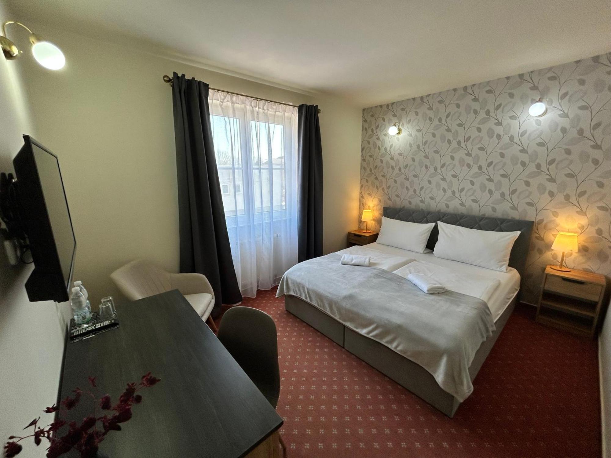 Hotel Brixen Гавличкув-Брод Экстерьер фото